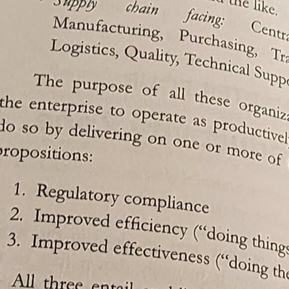 Zone to Win Organizing to Compete in an Age of Disruption by Geoffrey A Moore - Picture 13 of 16